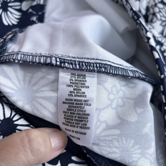 Kim Rogers Blue Floral Cropped Tummy Control Capri Pants Women's Size 14 EUC - Picture 8 of 8